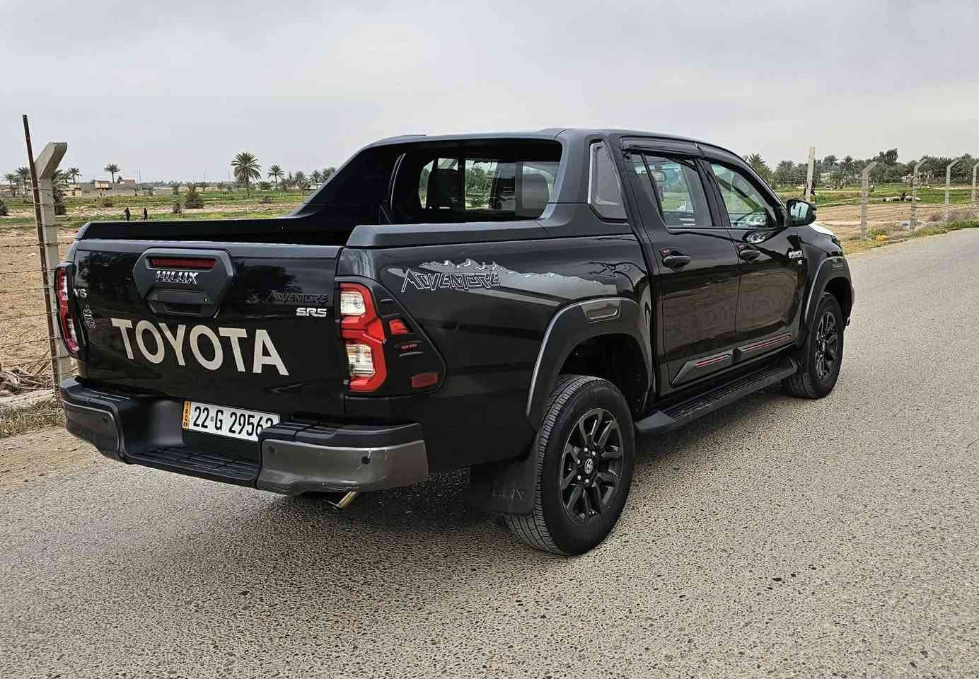 سلام عليكم عندي سياره للبيع بيكم هايلوكس موديل 2024 رقم أربيل سياره افنجر كير  وتماتيك مكفول كفال عام ماشيه 20 ألف عنوان بغداد ولشراي يتصل على الرقم ***********
