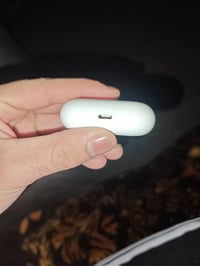 ايربودز برو • فردة يمين • علبة شحن أصلية