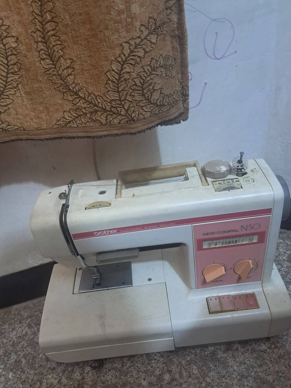 السلام عليكم.  مكينه برذر كومبال. شغاله فقط التطريز مايشتغل. نضيفه سعرها ٨٠ وبيه مجال


**إذا كنت صاحب هذا الإعلان وتريد حذفه لأي سبب، رجاءا أرسل رسالة إلى الدعم الفني**