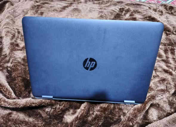 السلام عليكم ورحمة الله وبركاته 
. 
🔸لابتوب للبيع استعمال قليل جداً 
▪️HP ProBook 650 G2
▪️لابتوب سريع وقوي ويفيد للدراسة ويفيد للتصميم   
والمونتاج والتصفح وسلسل

🔸 نظافــــــــة 90٪

🔸 ويجي وي اللابتوب
▪️ماوس ضوئي 
▪️ارضية الماوس
▪️مكبرات صوت 
▪️شاحنة اللابتوب الاصلية

🔸ومنصب بلبرامج
▪️ادوبي فوتوشوب اصدار 23 _ للتصميم 
▪️ادوبي بريمر بــرو اصدار 23 _ للمونتاج
▪️ ادوبي الألستريتور اصدار 23 _ لعمل اللوكو 

🔸 وكل هذااا بسعر 250 الف دينار 

🔸 العنوان
▪️ذي قار _ سوق الشيوخ 

🔸 التواصل عبر الواتساب او عبر الصفحة
▪️*********** هذا الرقم موجود بيه واتساب
