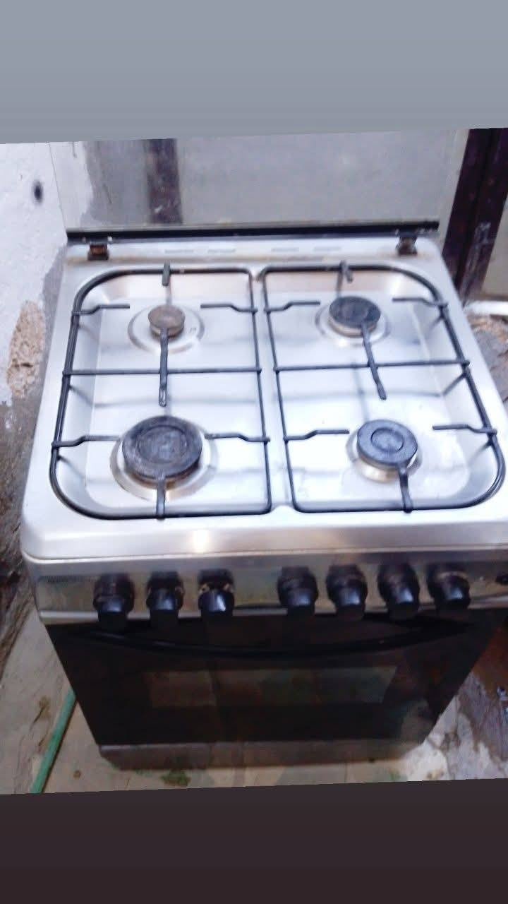 طباخ اربع مشاعل كلش نظيف شغال علفحص سعره 65 مكانه نجف حي الرحمه رقم الموبايل ***********
