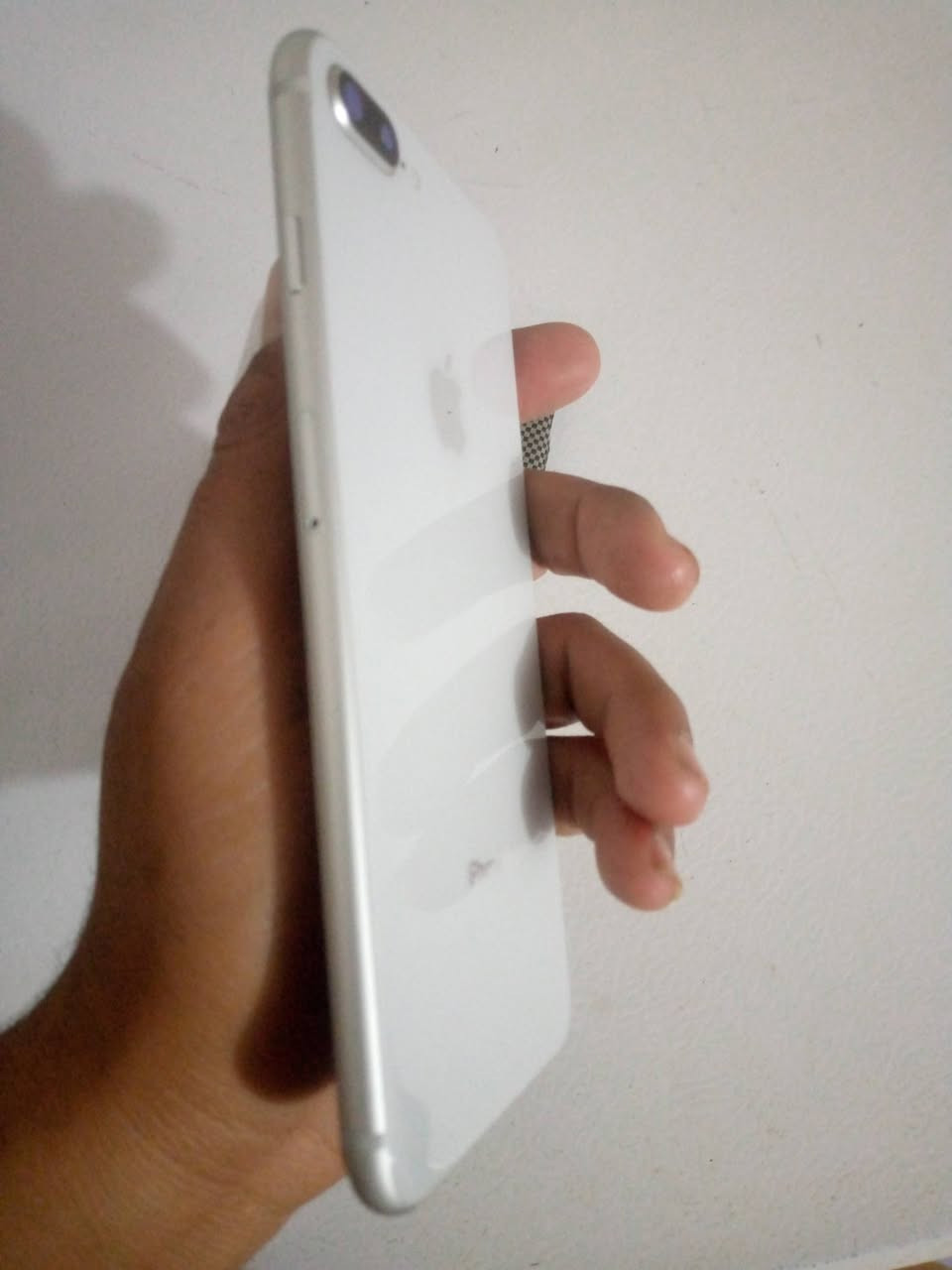 سلام عليكم 8 بلاص الجهاز نضيف حيل كله شغال وبلاد شاشه بلاديه 3 خيارات بطاريه 83 بلاديه شرط لا معلايه ولا مبدله بصمه شغاله سماعات كاميرات خط كله شغال ذاكره 256 نموذج m  ضهر كزاز الجهاز شرط مامفتوح ابد.  اطيك ضمان شهر شرط اذا مفتوح بي شي سعر  ويا حافظه ولزكه وشاحنه اصليات شرط سعر 185 وبي مجال قليل عنوان واسط داموك رقم ***********
