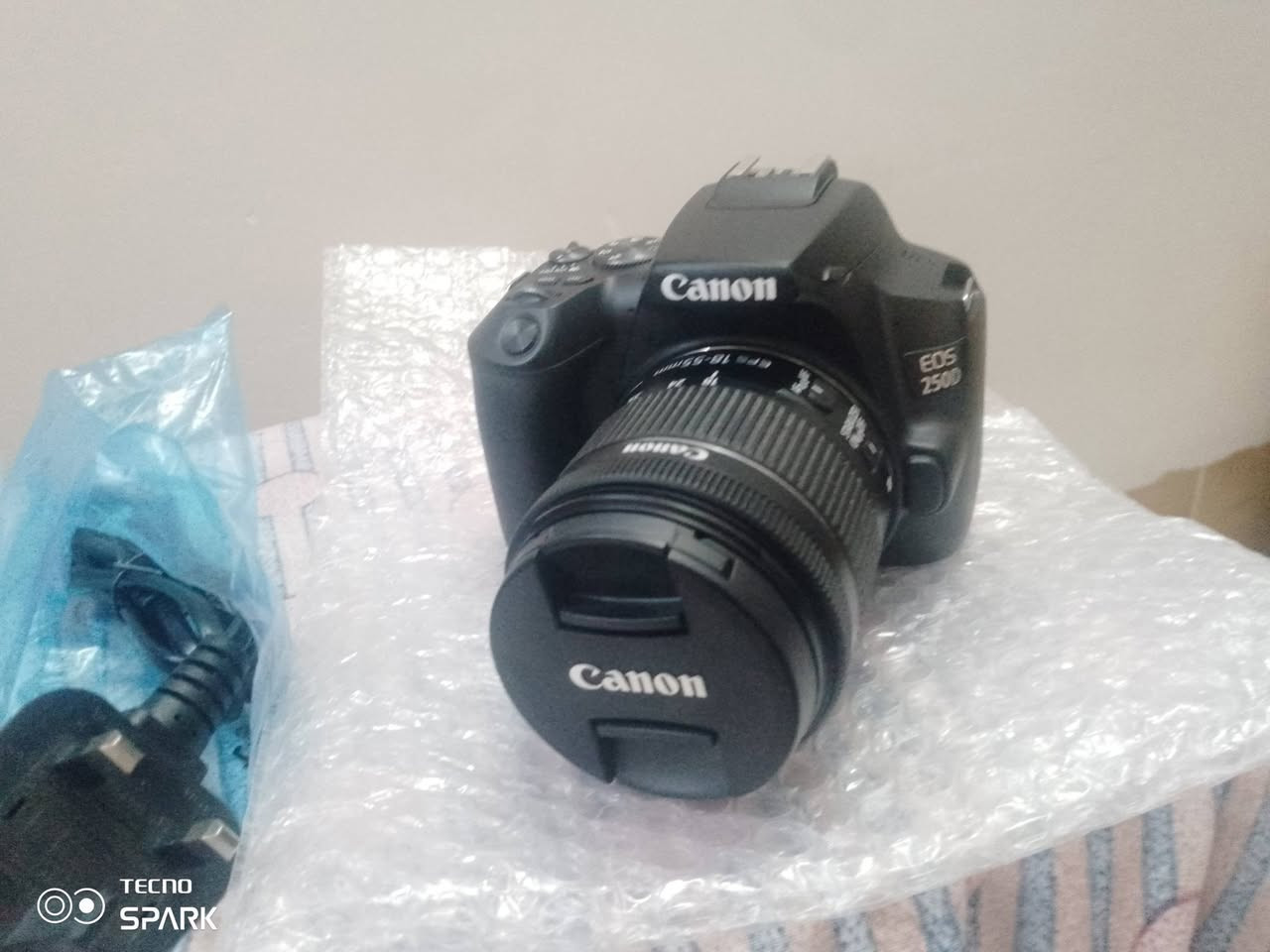 کامیرا کانون d250 مستعمل کلش قلیلة نظافة ۱۰۰٪ السعر 500 الف دینار
مکان اربیل رقم واتساب *********** 

کامیرای کانون d۲٥۰ زۆر کەم ئیشی کردوە سەدا سەد خاوێنە نرخی ٥۰۰ هەزار دینارە
