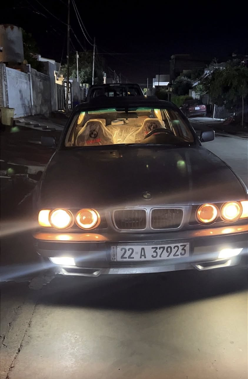 سەلامووعليک
برایان بەس فرۆشتنە bmw 525
مۆدیل 1991
ئۆتۆ ماتیک
سڵایت 
تەبرید
 سێ پەردە 
 قفڵ مەرکەزی جام کارەبا 
کارەبایی گیانی هەمووی بەشەرت 
بەس کوشن جلد نیە 
هیچ لێدراوی نیە دەعامی بۆ دەعامی بە شەرت 
بەس بۆ جوانی بۆیاخ کراوەتەوە 
ویل حەسیریەو چوار تایەی تازەی بۆ بەسراوە 
گێڕوو مەکینەی بەشەرت ترای بەغدای پێبکە 
‎ڕەقەمی تازەیە بەس سەنەوی بەسەر چووە وەکالەی بەناوی خۆمانەوەیە ، دەفتەری بەنزینی خۆی لەگەڵە . 
سعری 72مەجالێکی کەموو برایانە 
شوێن :کەرکوک 
***********
***********
