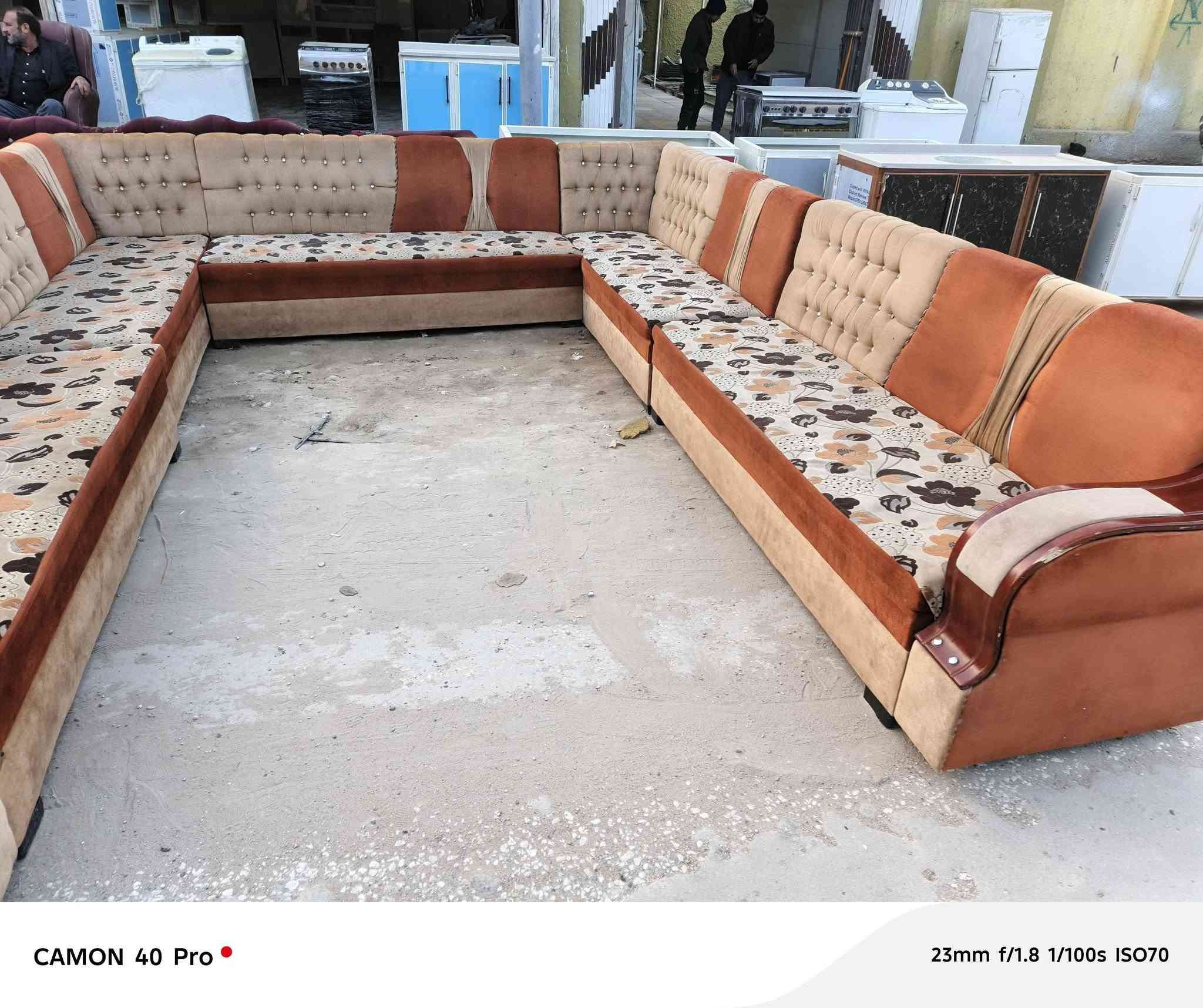 ديوان تسكام ونظيف وثقيل بلوك اسود ٢٠ نفر اخو الجديد اي ضرار مابيه حيل نظيف جدا واكو الي باب بيتك عدنه توصيل ***********
