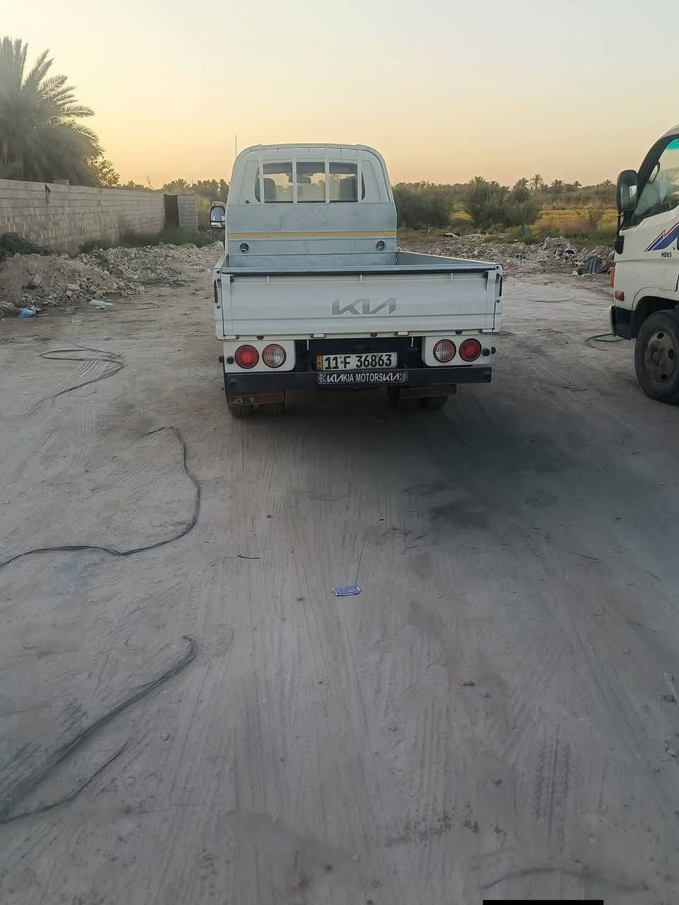 السلام عليكم.. للبيع كيا فحل 4000 موديل 2025، اللون أبيض. السيارة  جديدة وماشية 63 ألف كم.

السيارة مكفولة كفالة عامة عامة (صبغ، تعديل، نقص ميكانيكي كله مكفول).

العنوان: بابل - الحصوة

السعر: على الخاص للشراي .

رقم الهاتف: ***********
