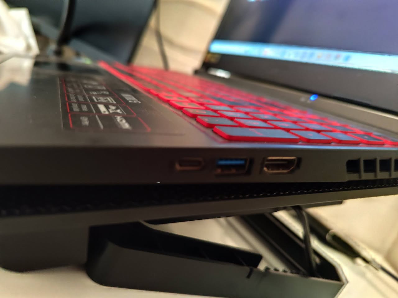 سلام عليكم  للمراوس والبيع  لابتوب Acer Nitro 5  كارت شاشه خارجي NVIDIA GeForce RTX 3050 4gb Laptop GPU جيل Core i5-11400Hفئه الH  رام 16 غيغا
والهارد 512 ssd وشاشه 144hzوبعد بيه مواصفات هواي اني ما اعرف بيه للبيع اني ماخذه  جديده 1275 رايده 850 وبيه مجال مكاني كربلاء  *********** مابيه اي نقص كامله

