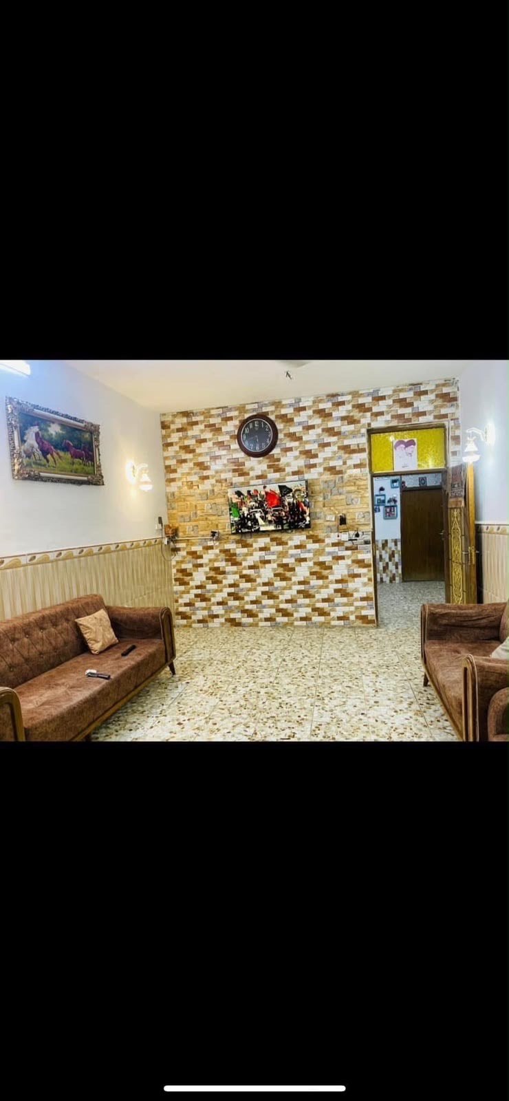 🏡 بيت للبيع - الدورة / حي الصحة

* المساحة: 192 م²

* واقع حال السند: 150 م²

* طابق ونصف

* طابو صرف زراعي (سند 25)

* الموقع: الدورة - حي الصحة

* شارع هادئ وجيران طيبين

* مقابل البيت تشجير (150م)وحديقة داخلية 



🔹 الطابق الأرضي:



* استقبال كبير

* مطبخ

* غرفتان

* ترك عدد 2

* حمامان (داخل البيت وخارجه)

* طرمة كبيرة جداً



🔹 الطابق الأول:



* غرفة كبيرة

* سويت مع حمام داخل الغرفة

* بيتونة

* سطح

* مخزن



✅ الماء متوفر 24 ساعة ولا ينقطع

✅ الكهرباء جيدة جداً

✅ مجاري نظامية

✅ شارع سبيس



📞 للاستفسار:

***********



(المالك مباشرة)