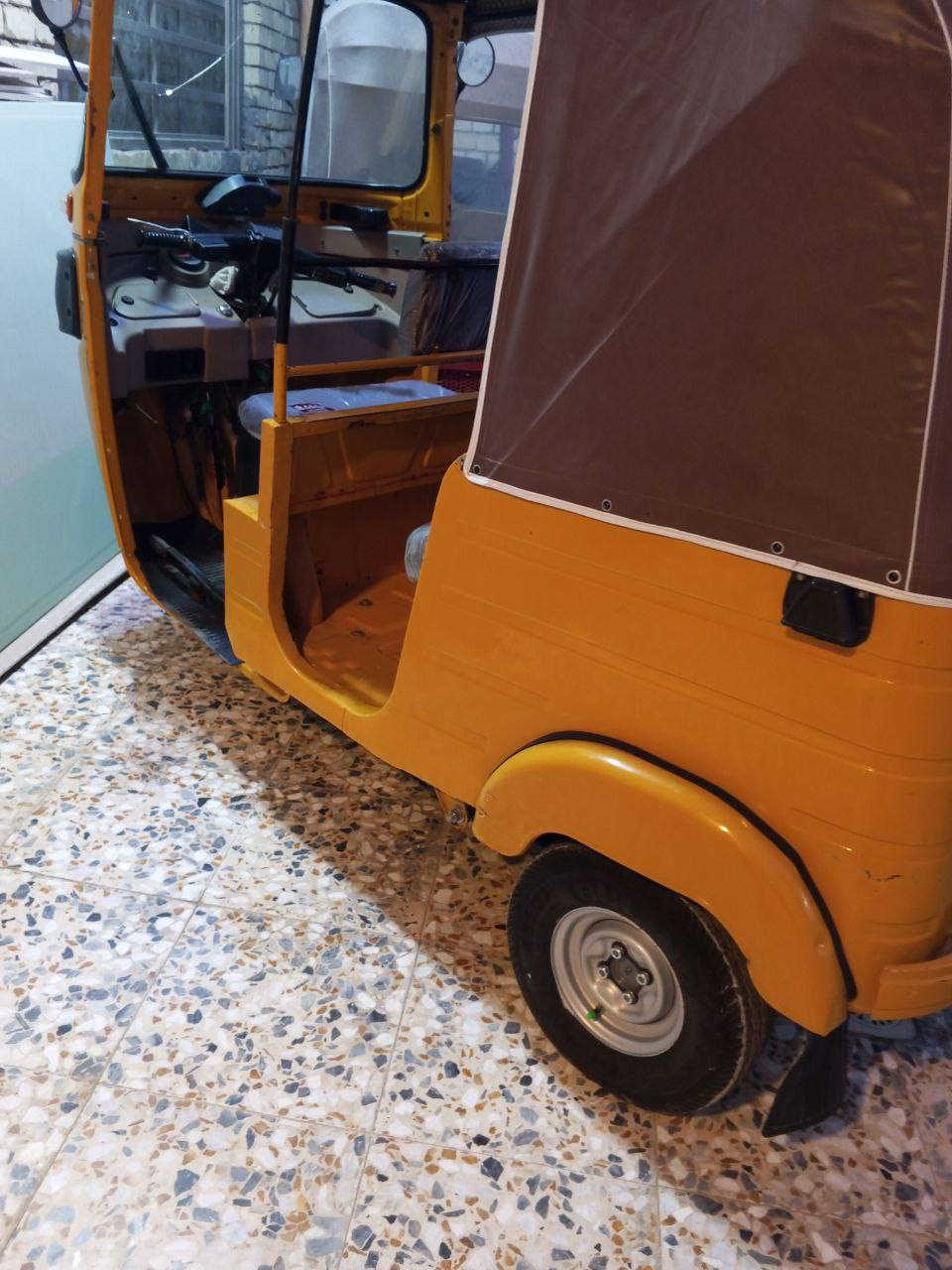 السلام عليكم ورحمة تكتك للبيع موديل 2020رقم وسنويه نكليزي تكتك معمره دوس وبيهه بارد شي قليل تكتك نضيفه خير من الله مكاني بغداد العبيدي شراي يتصل على رقم ***********
