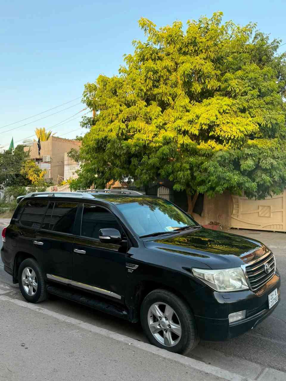 لاندكروز ١١ستينه 5700v8
كفاله عامه عدا ملاحظات بسيطه رقم سليمانيه باسمي تحويل مباشر موصفات لكزز ب٣٠٣

مكانها بغداد الكرخ ***********

