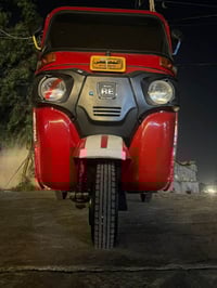 تكتك البيع موديل 18كفاله عامه مكينه وكشر معمره بس دوس مكاني البياع تقا...