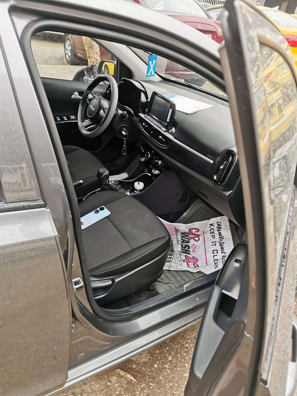 بيكانتو للبيع موديل 2023..
ماشيه 23 الف
السياره جديده السعر ٩٠ ورقه وقابل للتفاوض
***********
***********
