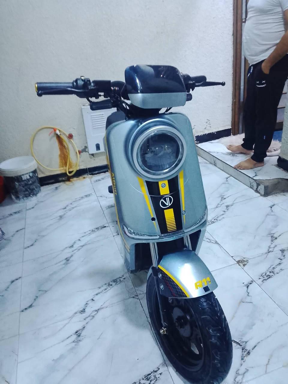 دراجه ار 11 للبيع
للبيع مكفول كفاله عامه من باتريات ولفات شاشة من كلشي 
زيرو صارلي عشر ايام من ماخذه من ااوكيل العام السعر 650 وبيها مجال بسيط 

رقم الهاتف***********
