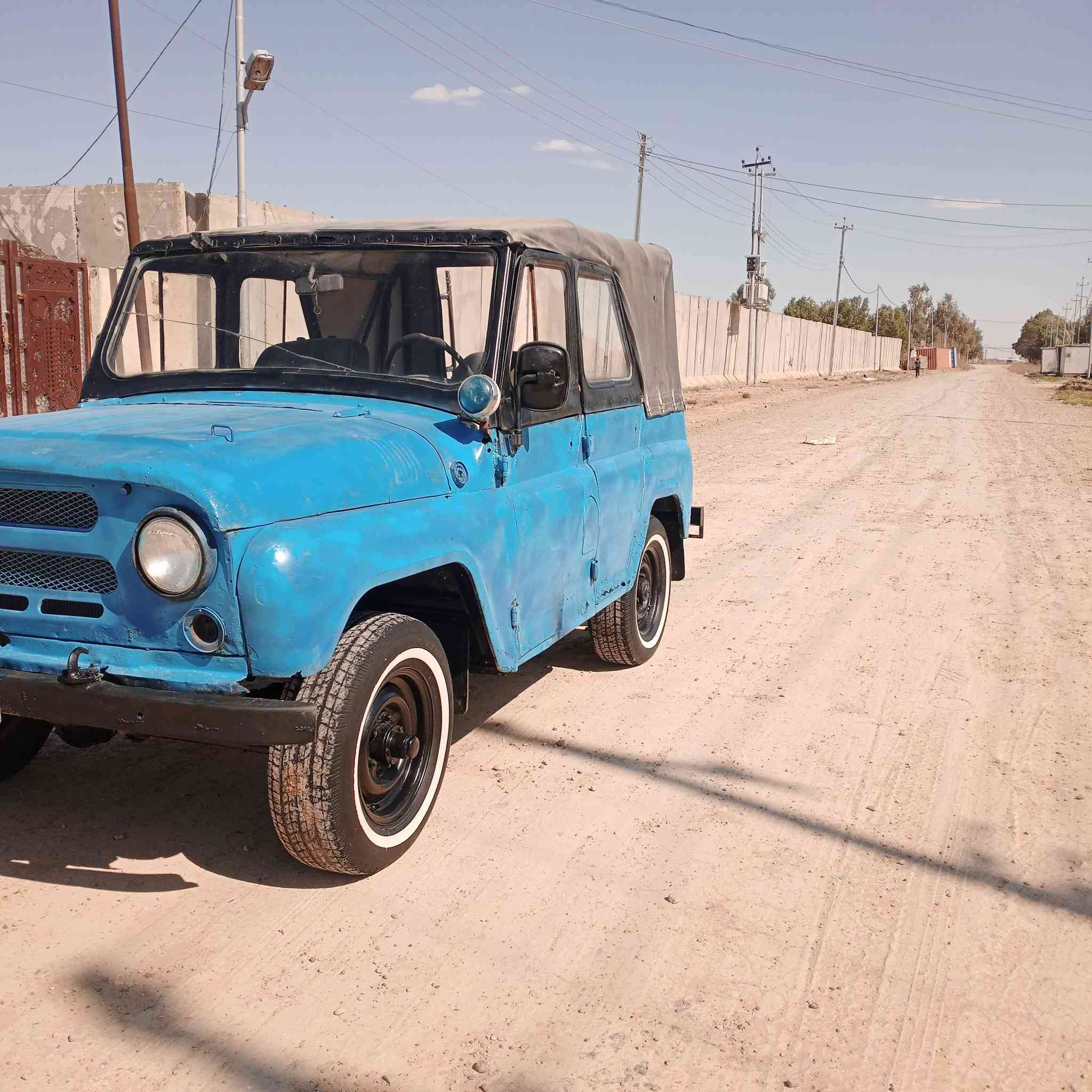 سلام عليكم سياره للبيع 88مكينه وكير عادي وشاصي اكسل الخلفي روسي نضاف كلش سياره مال شغل 
مكاني بغداد *********** الشراي ينتصل
