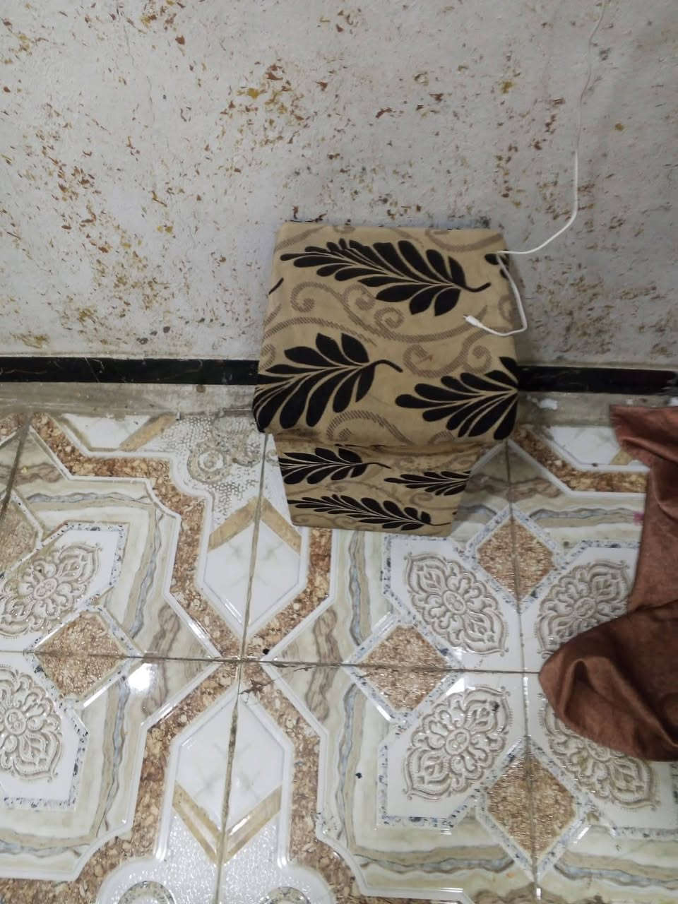 للبيع مكاني بابل السعر 900 وبيها مجال قليل رجاء ما اعرف اقرا يريد يتصل على رقمي او واتساب ***********
