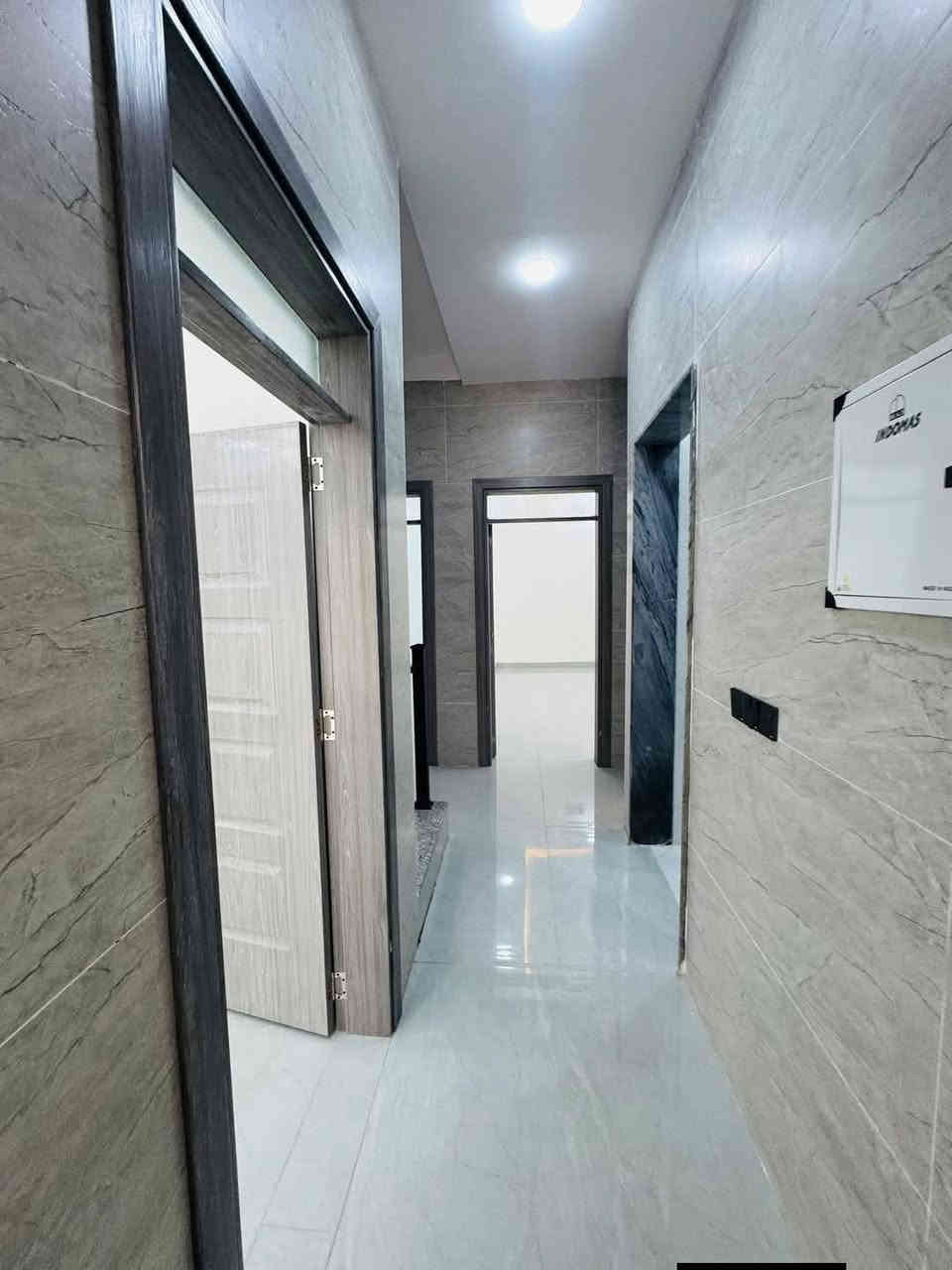 الدار للبيع في حي الملايين الاولى 
موقع الدار قرب الجامع الصواف 
مساحه 145م واجهه 8
يحتوي الدار على 5 غرف نوم ومطبخ وصحيات واستقبال وهول 
جمعية حمورابي 
لمعرفه السعر أكتب تم 
أو مراجعه مكتب مدخل حي الملايين الاولى مكتب أرض التميز للبناء والعقار 
اي استفسار يرجى مراسلة الصفحة او الاتصال ع الارقام المذكورة⬇️⬇️
***********
***********
