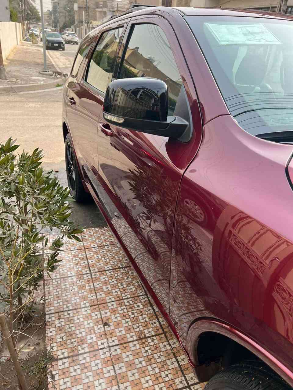 #دورنكو 24 GT Plus فول مواصفات وارد امريكي 🇺🇸
عداد المسافات 15 ميل فقط (حقيقي)

سلايد روف فتحة
رادار امامي بريك ذاتي + تحديد مسار 
تشغيل عن بعد 
رادارات جانبية نقط عمياء 
تدفئة ستيرن 
تدفئة مقاعد امامية وخلفية 
تبريد مقاعد امامية 
7 راكب 
جنطة كهرباء
لدات نهارية
لايت زنود بلادي نفسهن الاصليات مامبدلات 
حساسات وقوف خلفية 
مكينة 6 سلندر 3600 
مقاعد جهتين كهربائي 
شاشة كبيرة نافيكيشن GPS
اندرويد اوتو وكار بلي وايرلس 
تبريد 3 قطع منفصل تحكم خلفي
دواخل تطعيم وخياط احمر GT
ستيرن حرف D رياضي
اشاير بالمري
بك لايت لد شمعة
تحكمات ستيرن 
4×4 فور ويل
وضعيات قيادة سبورت ، ايكو ، نورمال 
مقاعد وستيرن خزن ذاكرة
ويل كب كروم
كشافات ضباب زنون 
اطفاء / تشغيل ذاتي Auto stop
مقاعد جلد 

الضرر:
1 قطعة بنيد فقط مبدل ومصبوغ (جاملغات ع بارد فقط + تكحيل)

مكينة + كير + حجر بيئة + حدادية + شرط على وضع
الشركة كفالة 100% 
السعر/285
***********
