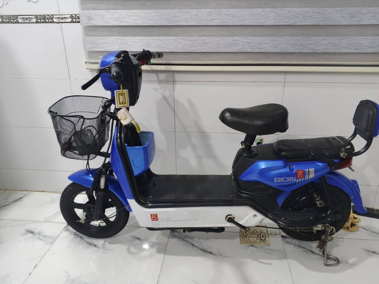 سلام عليكم دراجه شحن البيع حجم ١٤ اربع بطاريات دراجه نضيفه
جهاز انذار لسرقة 
لايت
هورن
شاحنه الاصليه 
شاشه سرعة ١٠٠ حقيقي ٥٠
ستان نص

سعر ٢٠٠ بيه مجال 
المكان الكوت استفسار خاص ❤️🥰🥰


**إذا كنت صاحب هذا الإعلان وتريد حذفه لأي سبب، رجاءا أرسل رسالة إلى الدعم الفني**