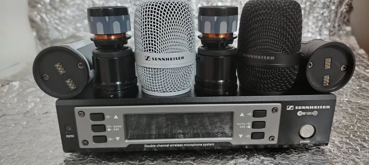 السلام عليكم ورحمة الله وبركاته خدام الحسين مرسلات مال مايكات سلكي المده الحقيقي 50متر مع مايكات GBL المدهالحقيقي60 متر مع مايكات لاسلكي سنهايزر الجيل 4 دبل كويل اكرر دبل كويل موتك المده الحقيقي 150 متر كلهن باله جديد بكارتونته وجيسه مامستعملات اي استفسار هذه رقمي *********** اخوكم ملا عصام الكربلائي
