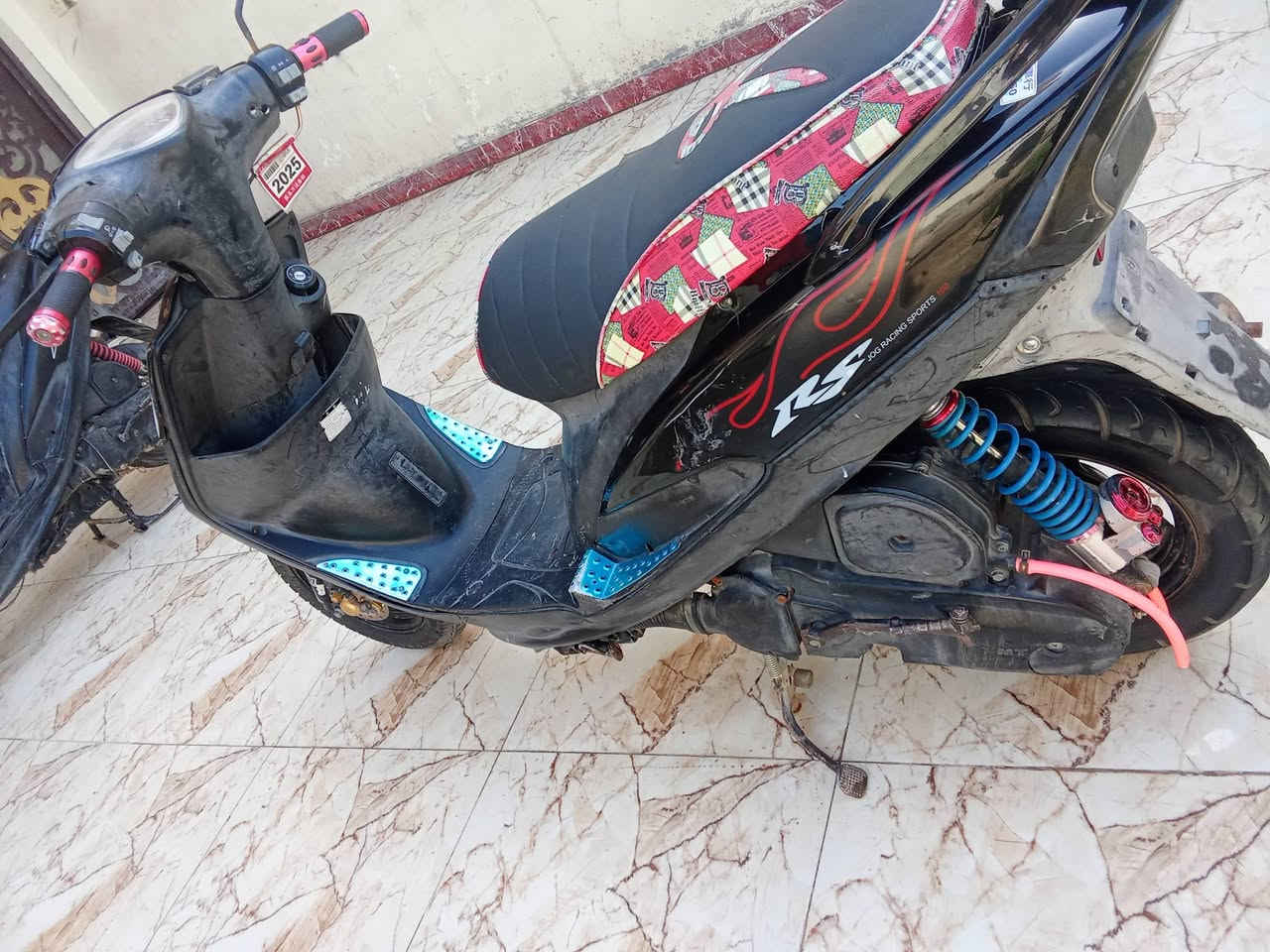 السلام عليكم
دراجه ماكس عدله بوشه 50 بلاد شغاله سلف هندر كهربائيات جاهزة مكينه نشطه وحلوة كفراته مختمه السعر 550 وبيه مجال 
ناصريه الاسكان الصناعي ***********
