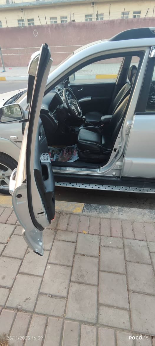 سلام عليكم سبورتج للبيع موديل 2009 
مال جناي رقم بغداد مشروع وطني 
السيارة باسمي تحويل مباشر 
السعر 120 وبيها مجال
مكاني بغداد
***********
المواصفات

مكينة نظيفة 2000c دوش
يدات الباب والسستم نيكل 
فتحة سقف
حساسات خلفية
تحكم تبريد بيانو
مري شفط
تدفئة كشنات
تحكم استيرن ومايك
نظام Abs يعني اربع دسكات
دبل صالنصه
مواصفات كير عادي و اوتو 
تقفيل ذاتي
زجاج السائق auto ضد لمس اليد يعني ترجع تنزل
جكها و حتى السبير السياره جدا نضيفه
ماشية 182000km
 وتبريد منظومه جديده ثلج وتدفئة
بيها بارد بسيط باب السايق صفحة الجاملغ  فقط
وسونار موجود
السعر 120 ورقة
