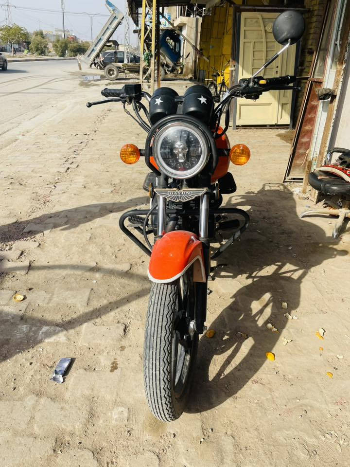 السلام عليكم دايون مديل ٢٣اوراق اصولي  ‏دراجة مكفول من كل شي  مكفول من البرغي البرغي  محرك كهربائي بل كارتون السعر١٦٥٠بيه مجال مكان طوريج ***********
