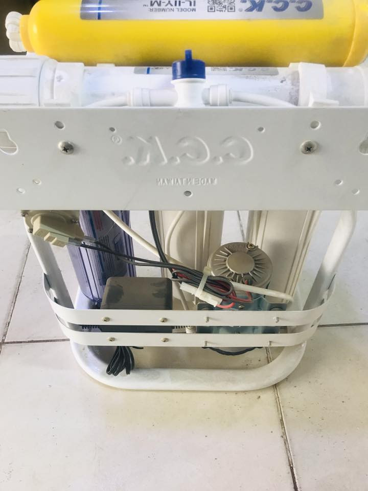 فلتر ماء منزلي عالي الجودة 💧
لأن صحة عائلتك تهمنا، وفرنالك فلتر ماء يقدّم لك ماء نقي وصحي طول الوقت بدون تعب ولا مصاريف إضافية.
✔️ ينقّي الماء من الشوائب والأتربة
✔️ يخفف الطعم والروائح غير المرغوبة
✔️ يحسّن طعم الماء بشكل واضح
✔️ مناسب للشرب والطبخ وتحضير الشاي 
✔️ عملي واقتصادي ويوفر عليك شراء الماء المعلّب
شرط. تايوان الاصلي 
📌 متوفر الآن
📩 للاستفسار أو الطلب راسلنا خاص
صحة عائلتك تبدأ من ماء نقي 💙


**إذا كنت صاحب هذا الإعلان وتريد حذفه لأي سبب، رجاءا أرسل رسالة إلى الدعم الفني**