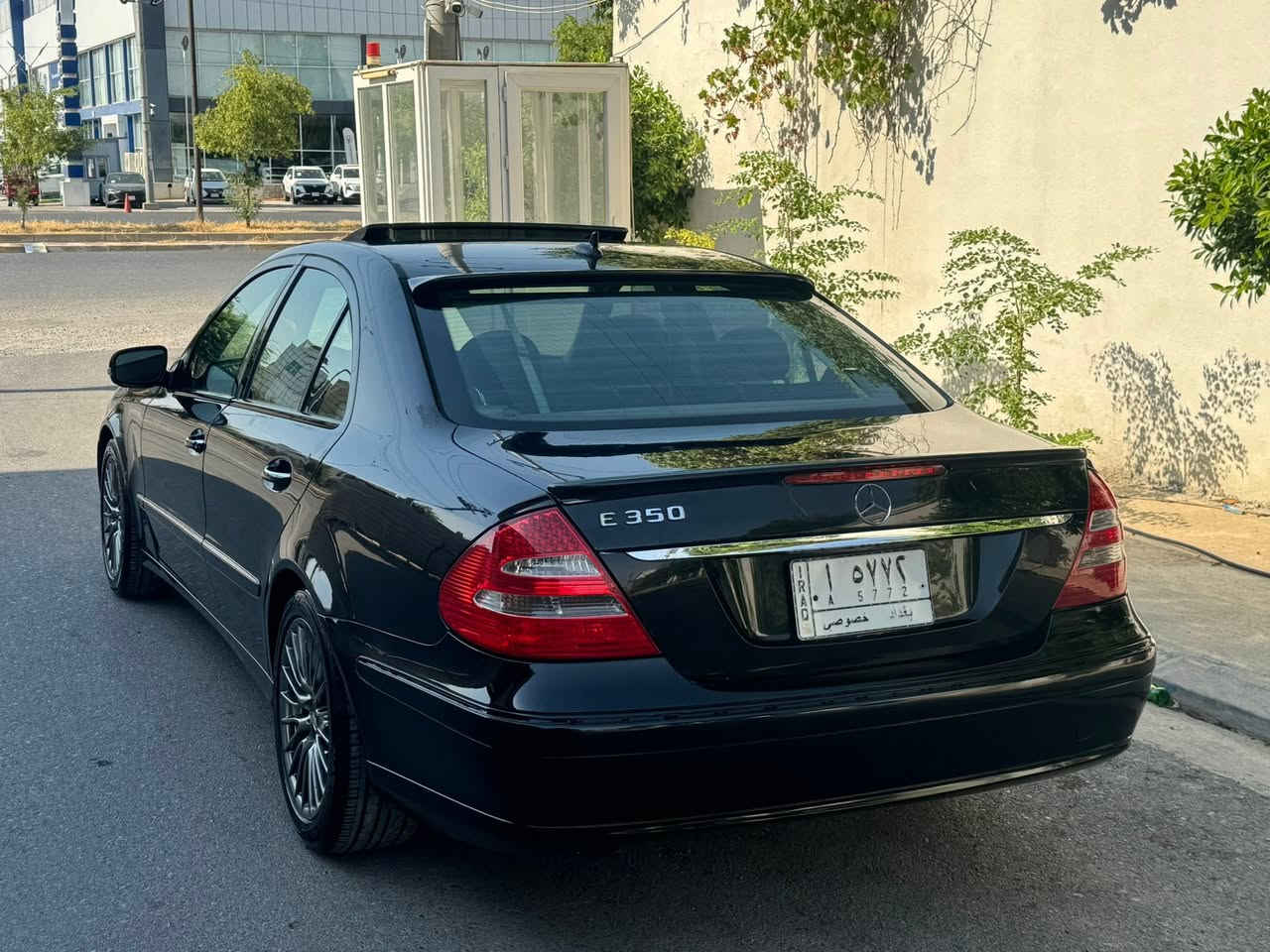 السلام عليكم للبيع فقط بدون مراوس بدون قسط نقد فقط
مرسيدس  W211 E350 2009 
واود امريكي كلين بدون حادث 
 قطع صبغ فقط رش بدون معجون 
محرك 350 عقل فوك المكينه 
محرك. كير. حداديته. تبريد. كهربائيات. جدد بوضع الشركه بدون عطل او نقص وادامه كامله جديده 
تخم تاير باتري منظومه بنزين جدد 
فول موصفات 
سلايد روف كشنات خرن وكهرباء وهيتر تجاوي كهرباء برده كهرباء ستيرن كهرباء لايت عدسه زنون 
الخ .. باقي تفاصيله معروفه 
رقمع بغداد 4 ارقام مشروع وطني تحويل مباشر مكانه بغداد العطيفيه 
والسعر 110 وبيه مجال بسيط 
اي استفسار فقط الاتصال ***********
