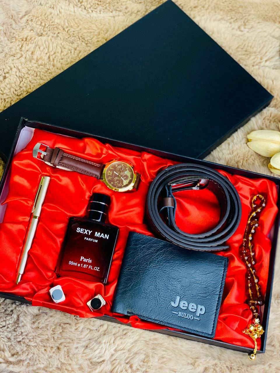 ❤️ بوكس هدية رجالي ❤️
تستحقون كل شي مميز وفرنالكم أحلا وأجمل بكج مميز رجالي تهدوا للأب أو الأخ أو الزوج أو الحبيب ❤️❤️

🎁 البوكس مكون من :
ساعة ⌚️ 
عطر 👃 
محفضة 💼 
حزام ⚪ 
سبحة 📿 
قلم 🖋 
أزرار 📍📍

🎁 أناقة الرجل تكتمل مع أجمل بوكس رجالي 💋
✅ الساعة مقاومة للماء ✔️
✅ عطر فواح رجالي ✔️
✅ محفظة جلد أصلي ✔️
✅ حزام جلد طبيعي ✔️
✅ سبحة أنيقة✔️
✅ قلم حبر الأصلي ✔️
✅ أزرار لتكتمل أناقتك ✔️

وكل هذا بسعر مميز .. 💯❤️‍🔥
سعر البوكس : 36 الف والتوصيل مجاني لفترة محدودة للحجز والاستفسار مراسلة الصفحة وشرط الفحص بوجود المندوب أي اختلاف بي يترجع وتدللون 
🚘 متوفر خدمة توصيل لجميع محافظات  🚘


**إذا كنت صاحب هذا الإعلان وتريد حذفه لأي سبب، رجاءا أرسل رسالة إلى الدعم الفني**