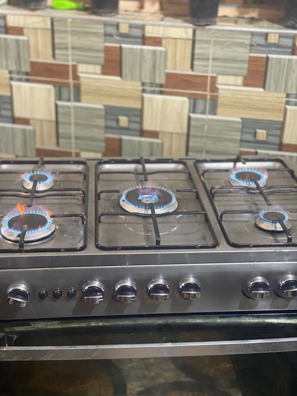 طباخ فريش مصري شغال 175وبي مجال ***********
