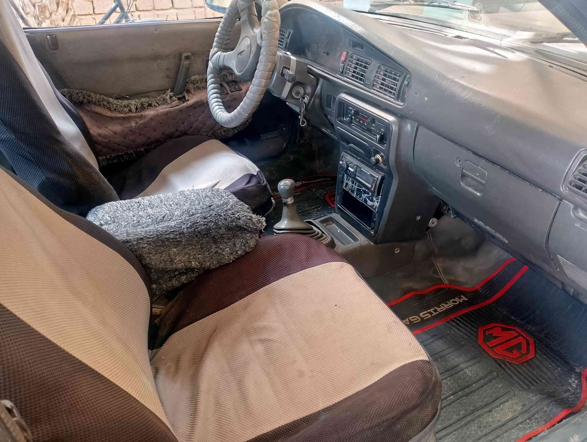 السلام عليكم  بيع مستعجل 
مازده 626 كشر  شوف اللعين 12 بخ كير محرك شرط كهربائيات كلها شغاله  غرفته نضيفه سنويه للـ28 شرط الوكاله شرط التحويل شرعيها من الديره السعر المطلوب25$ مكان السياره القياره قرية الجواعنه 
للتواصل على الرقم *********** ماسنجر ما متوفر
