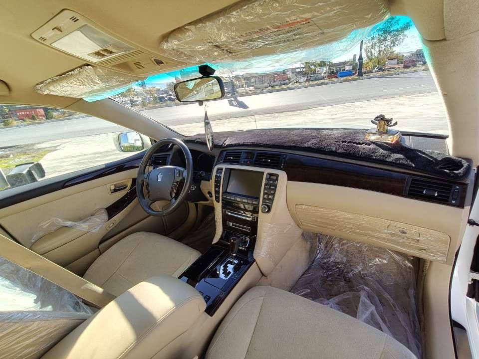 شاهینە  ڕۆیاڵ 2008بڕاوە بڕوە
ساج مەلەکی 3 دوگمە  پەردە 
لێدراو سەقف کەڤەر بەشەرت   
سەیارەکە لۆکەو دینار مەسرەفی تیا نیە 
ئاوێنە شەفتو لایت ناوچەی کوێر  
  118 هەزاری حەقیقی چوە 
چوار تایەو ویلی خاوێنی  لەژێرە  
 ساجەکانی بێ شکاوین  ڕۆنی گێڕو مەکینە گۆڕاوە 
ساردو گەرم بەشەرت  کونی گەرمی گیراوە 
موشتەری تێل بکە ئەتخەمە سەر چاوم گۆڕینەوە ناکەم 
قیستم نیە 
شوێن 
حاجیاوە ڕانیە ژمارە 0750 7018028
