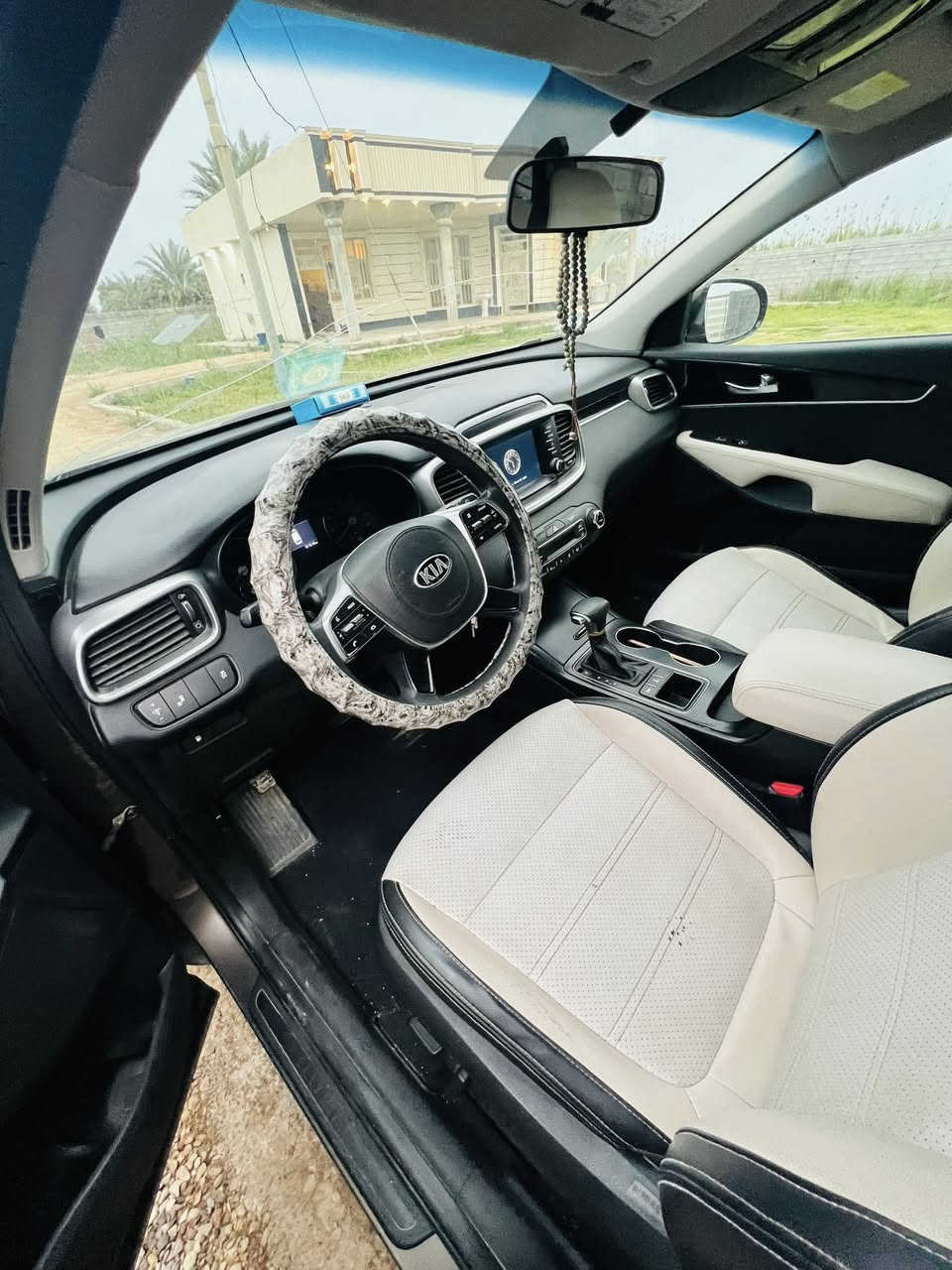 السلام عليكم كيا سورنتو موديل 2019 وارد أمريكي سته سلندر سياره جديده مال جناي ليبل واحد مامبدل بيه ولاقطعه رقم بغداد بأسمي مكلف بلنشر للاستفسار ***********
