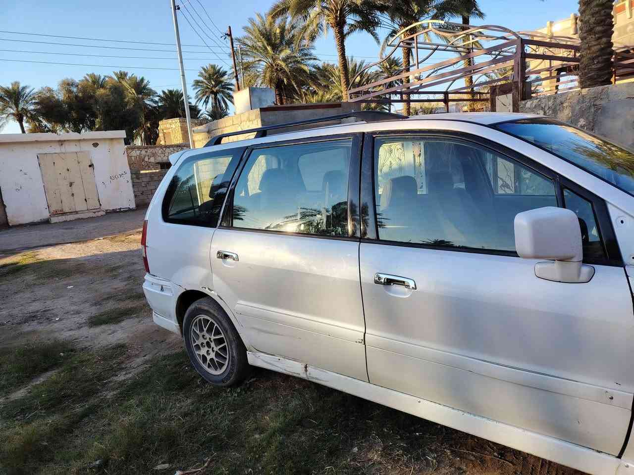 الامكان الرمادي رقم *********** 
للبيع  مستوبيشي شاريوت 7 راكب رقم انبار 
محرك وكير كامري  الصدر زين بس المشط ستيرن تعبان انطيك مشط بعده ما مشدود تبريد بس غاز  سياره يرادلها ترتيب بسعر اوبل ***********
