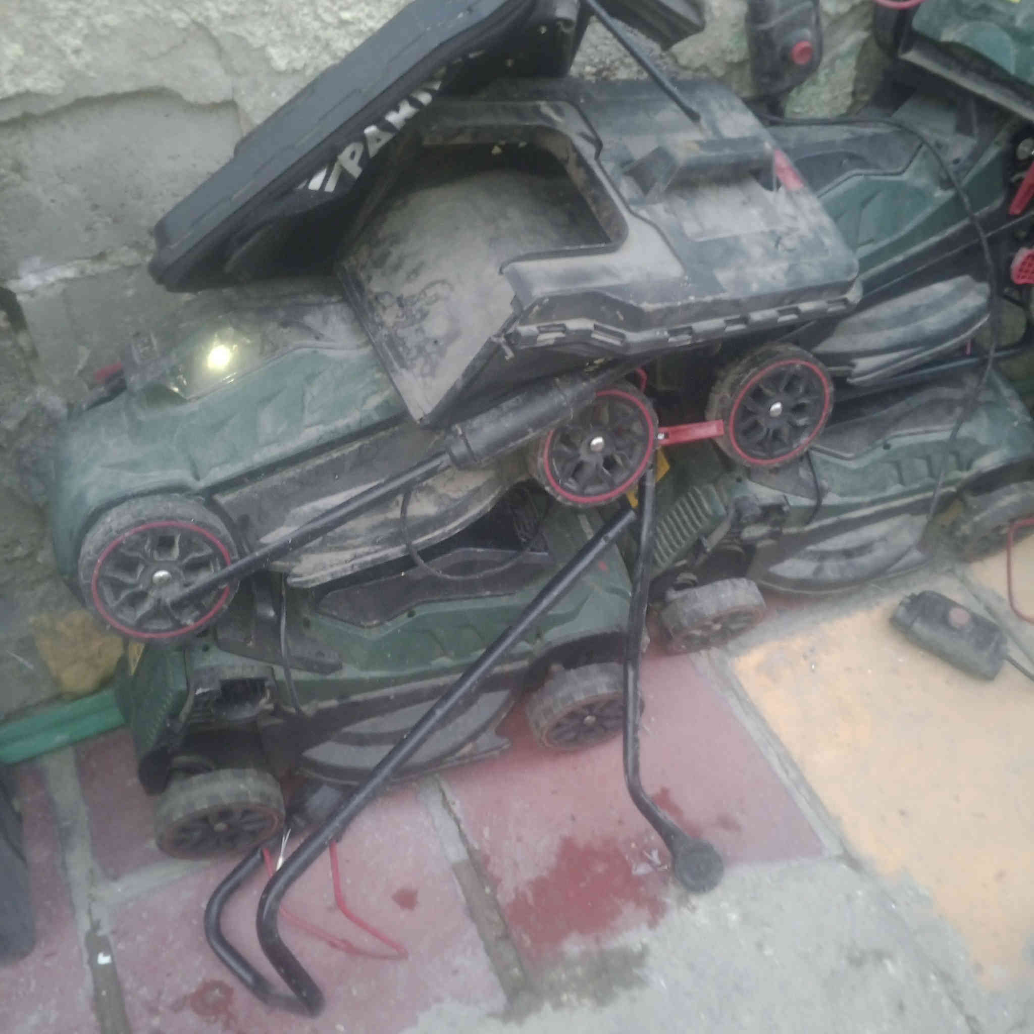 شلعه فحم السعر ٢٠٠ الف عنوان بغداد حي السفير ***********
