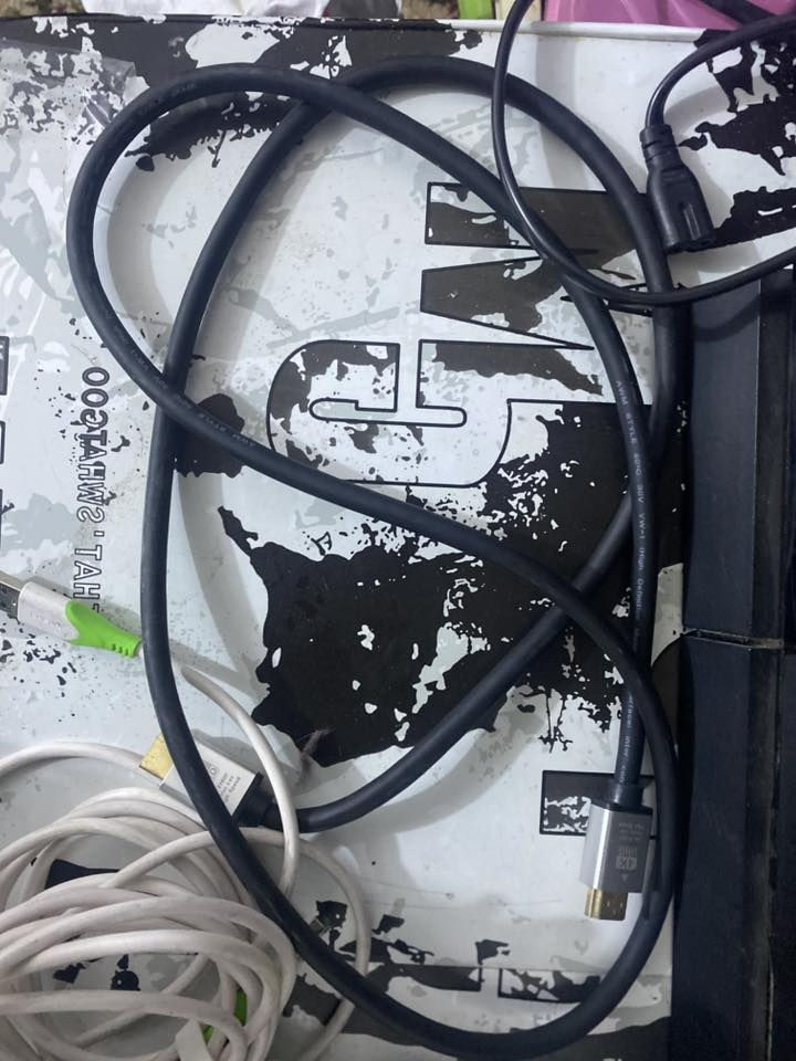 بلي فور سلم ذاكرة ٥٠٠ ويا (يوبي إس) ويا جوستكات اصلية ٣ واير HD اصلي وايرات شحن جوستكات طول مترتين أصليات جهاز نضيف كلش رايدة ٣٢٥ الاف شراي هذا واتسابي ***********
