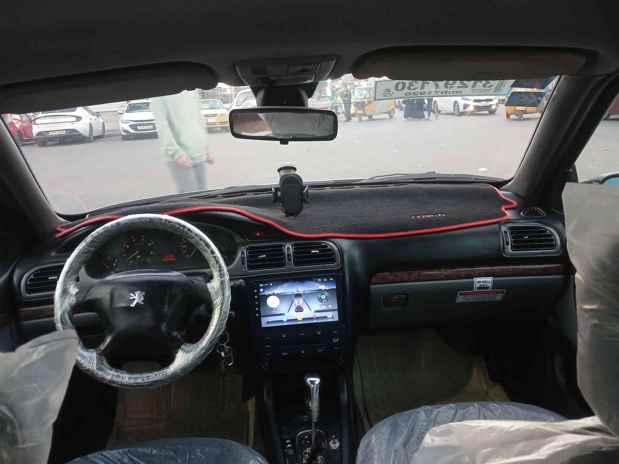 بيجو ٤٠٦  2001 مكينه 2000 كير اوتماتيك تبريد شغال تخم تاير جديد باتري جديد جام كهرباء برده بلادي كهربائيات كلها شغاله رقم انكليزي جديد شررط التحويل السعر ٣٧  ملاحظه الكير النمره ال٣ يوصل الرون لل٣ يله تبدل العنوان بغداد البياع الشرطه الخامسة ***********
