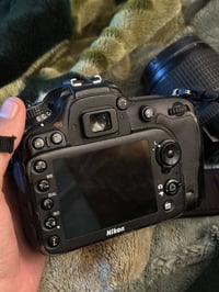 نيكون D7100 • عدسة ١٨/١٤٠ • شاحن وبطارية