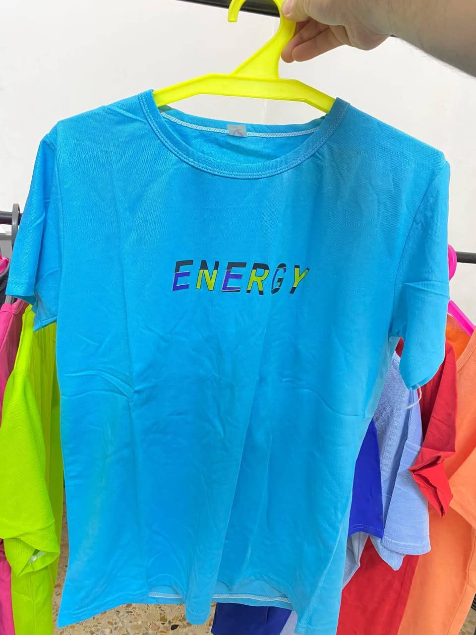 سلام عليكم خوان متوفر تيشرتات بارخص سعر
متوفر كل الوان واحجام 
وسعر القطعه 3000الف وسعر الجمله يختلف 
يوجد توصيل داخل طوز وخارج طوز 
استفسار واتساب او ماسنجر 
***********
