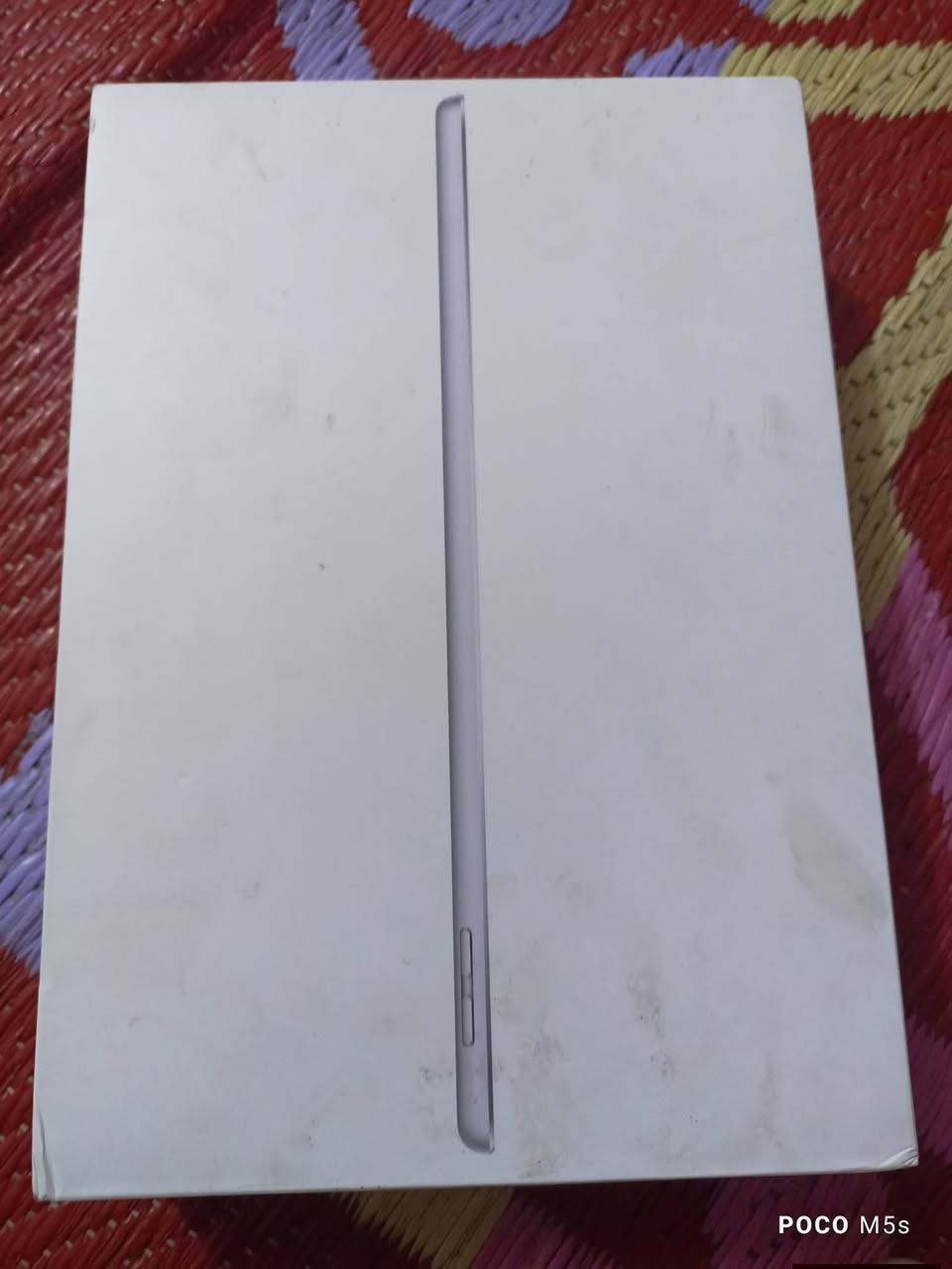 للبيع: iPad الجيل التاسع – 64GB✅ شاشة كبيرة وواضحة – مناسب للدراسة والألعاب
بس الشاشه الجوه محتركه تاخذه علي حطته وكامل ملحقات
📍 بغداد / سبع البور  
📩 للتواصل: خاص او الاتصال ***********
