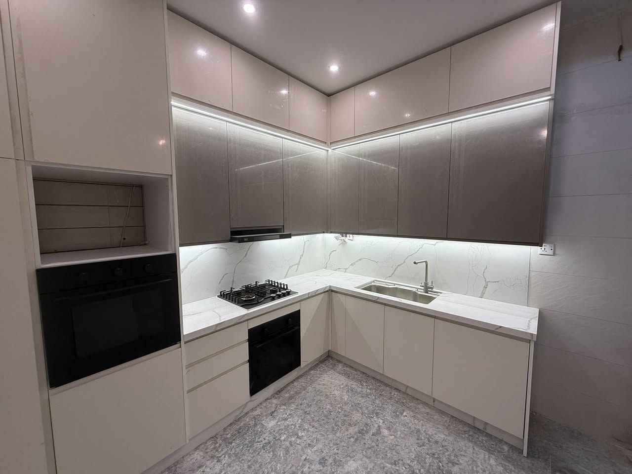 توصيييل مجاني 
الى اصحاب المعارض وشركات المطابخ ✅

مستعدون لتجهيز كابينات خشب mdf كستمونة تركي المنشاء وخشب plywood بلايود ذات جوده عاليه بأحدث المكائن  التركيه ذات ال 5 مراحل ↗️↗️
حفر الاناره بالكابينات ايضا 
ظهر 5 ملم حفر لايه 
الاسعار تكون كل كابينه واله تسعيرته ب انسب الاسعار
تفصال الديكورات والغرف على الطبقه سعر معين حسب الحجم وتفصيل بزاويه 45 📐 

التجهيز والموعد ودقه بالعمل✅

يتوفر شد ايضا ونجارين محترفين جدا 

علما ان التجهيز يكون كاملاً من ناحيه  التغليف والتجميع والتشريط 

وتكون كابينه السنك بلاويد او فوم حسب الطلب 

.

للأستفسار :📱

***********📞📞الاداره

المعمل  ***********

المكان بغداد
