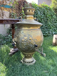 زوج سماور نحاس طرق ونقش يدوي حجم كبير تقريبا متر  07724484061 واتساب