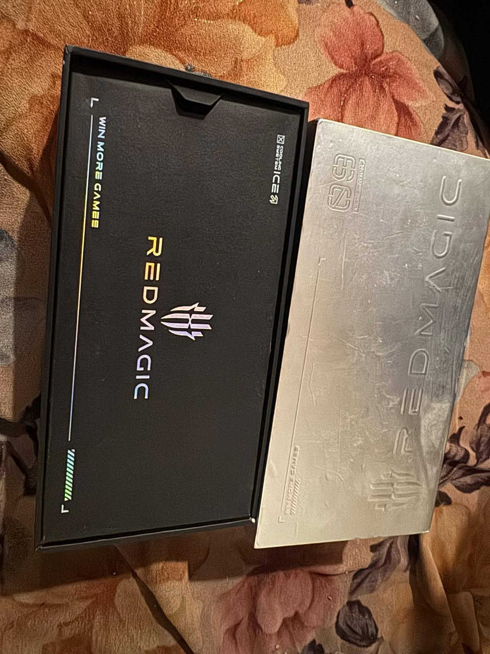 ريد مجك 9 برو ذاكرة 256 الجهاز مجرد الضهر مكسور كامل ملحقات الشاحنة والكارتونه الجهاز نضيف مجرد الضهر مكسور السعر 400 
الرقم: ***********
العنوان نجف
