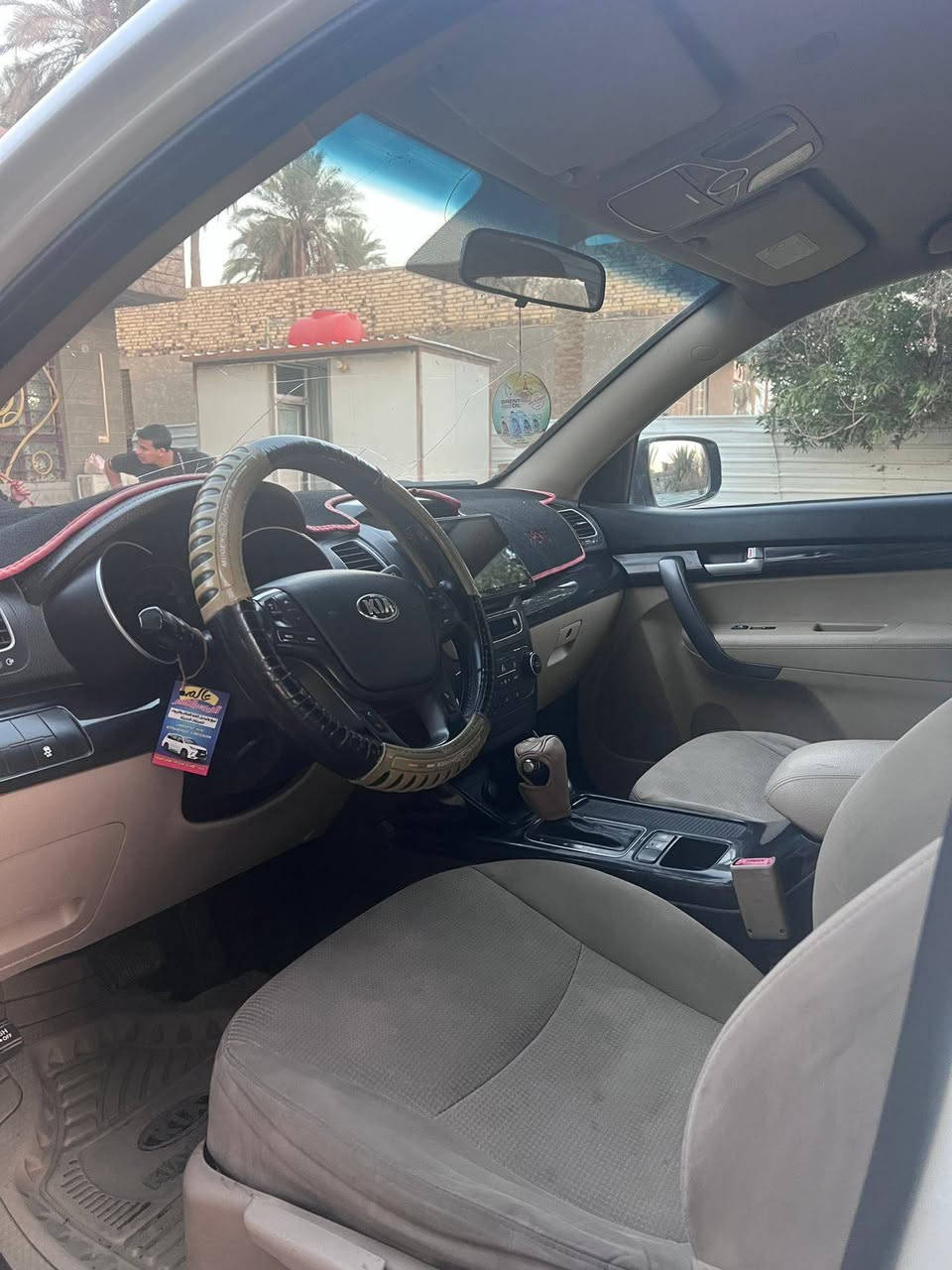 سورنتو 2014. خليجي. مكفول كفاله عامه كربلاء. طوريج.  تحويل ثاني يوم
تحكم ستيرن
مانع انزلاق جرص يدك من تعبر 120.
حساس امامي خلفي
كامره دواره
ثلاث قطع تبريد
سبعه راكب 
مري شفط

175. وبيه مجال

***********. ***********
