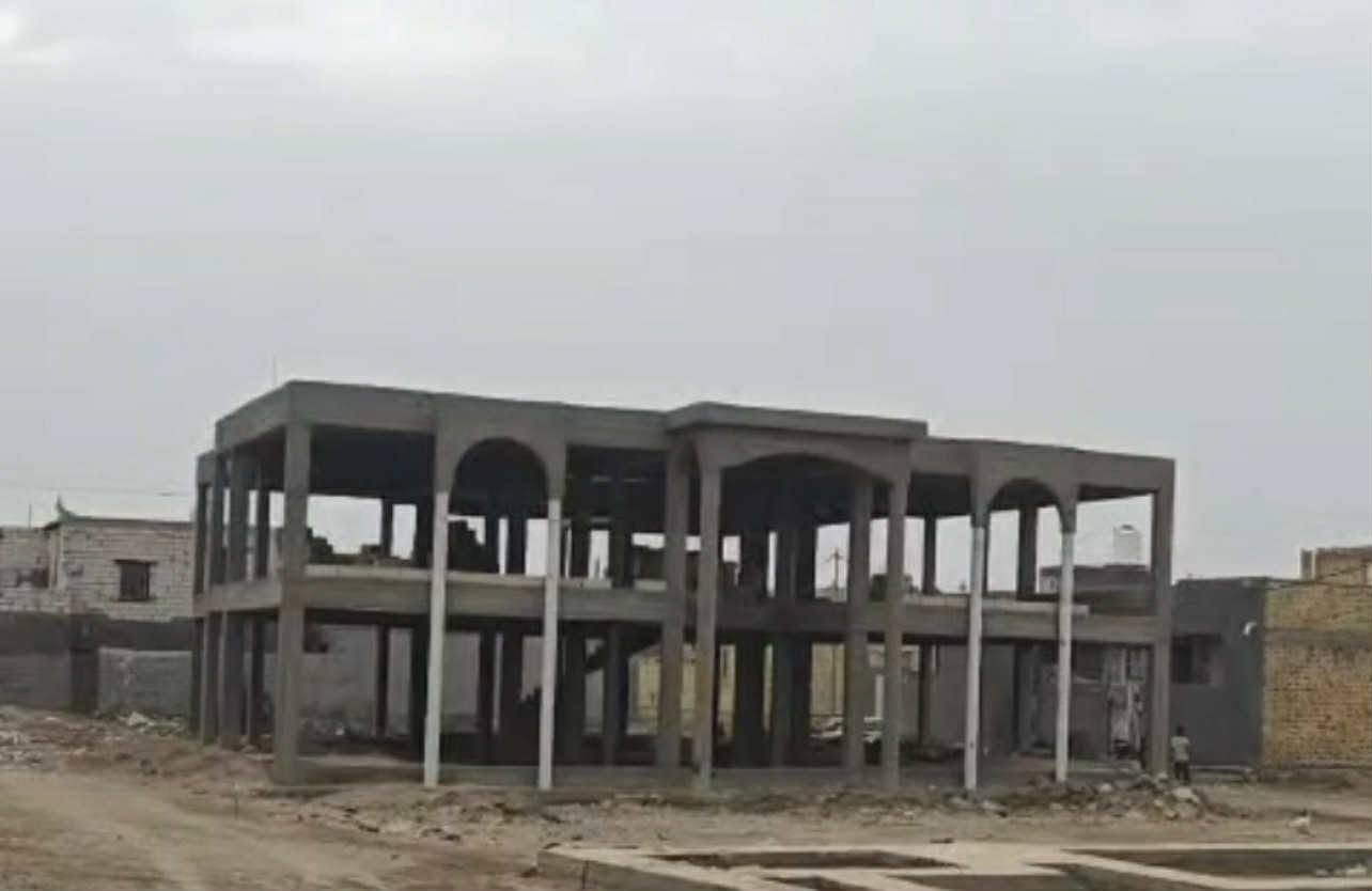 سلام عليكم 
بيت هيكل للبيع مساحته ٦٠٠ م زراعي العنوان مقابيل الجسر سيد خضير على اليمين للاستفسارات تصل ***********
