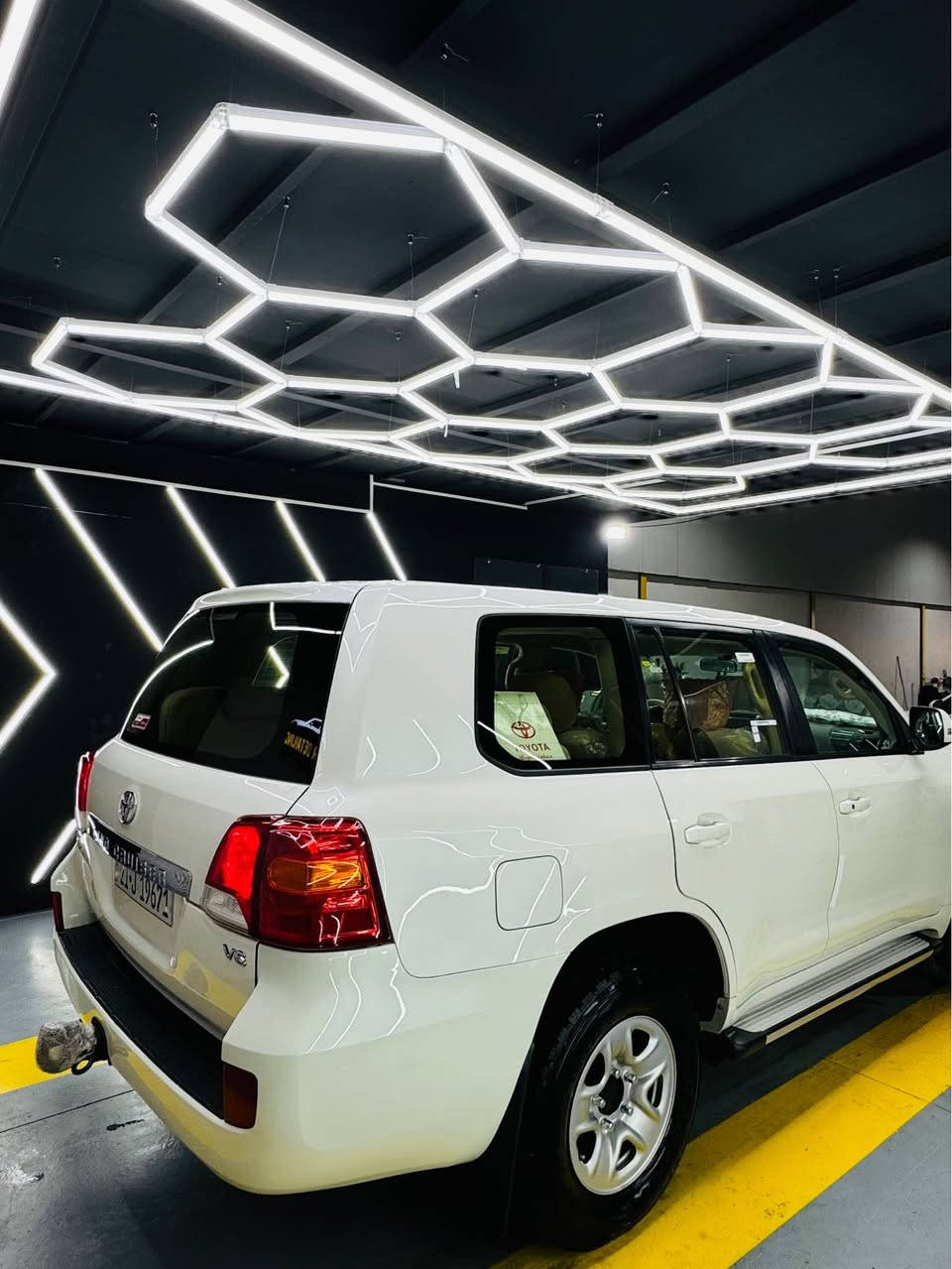 وەنەوشە مۆدێل ٢٠١٤ مانگی٤ مواسەفات gx مەکینەی نەکراوەتەوە سپی سەدەف ١٦٥هەزار رۆشتوە ٤تایەی تازەی لە ژێرە سەنەوی هەزەی تازەیە  بی کیشەیە پۆلیش و حامام کامل سێر فزوجوانکاری کراوە سە یارەکە بە ناوی خۆمانە مالی دۆستە دوپارچەی بۆیاخە بێ ناوگردن  یەک پەلە ساردی هەیە لە سلیمانیە سەیارەکە ژ.م*********** السليمانية, العراق
