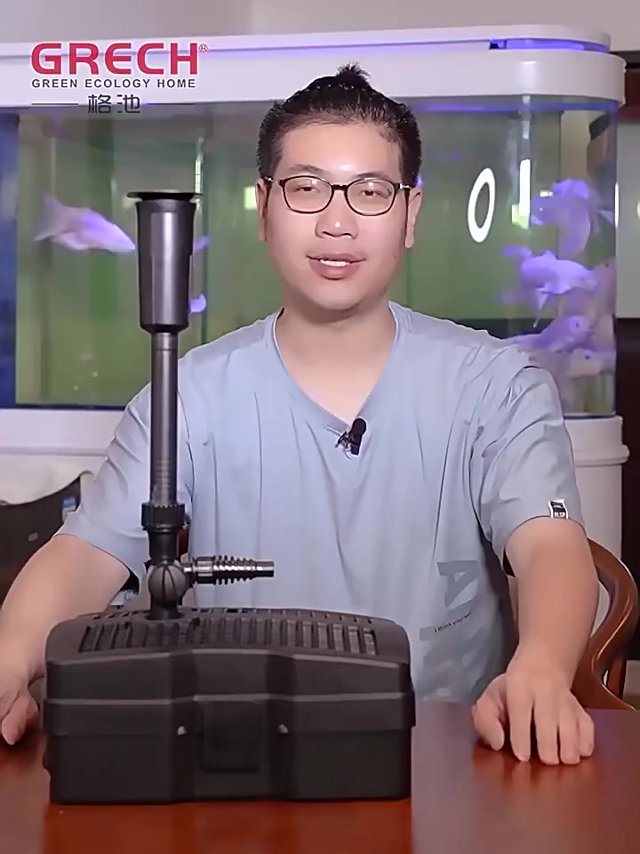 مضخة مهوية لمرشح حوض السباحة في الفناء من كاري، مضخة مياه نافورة بركة السمك، نظام توزيع المياه، مضخة ضخ القضبان
هذا المنتج هو مضخة نافورة مع فلتر ومصباح أشعة فوق بنفسجية (UV-C)، وتحديداً موديل SunSun CUF-6000. 
إليك أبرز مواصفاته ومميزاته: 
التدفق: تضخ المياه بمعدل 2500 لتر في الساعة.
الوظيفة: تتضمن الفلتر ومضخة ومصباح UV-C بقدرة 9 واط لتنقية المياه.
الاستخدام: مصممة للعمل داخل النافورات أو برك الحدائق الصغيرة.
المميزات: توفر نظام ترشيح متكامل لضمان مياه صافية وبيئة صحية للبركة
السعر ١٠٠ الف
التواصل خاص او الاتصال على الرقم 
***********
