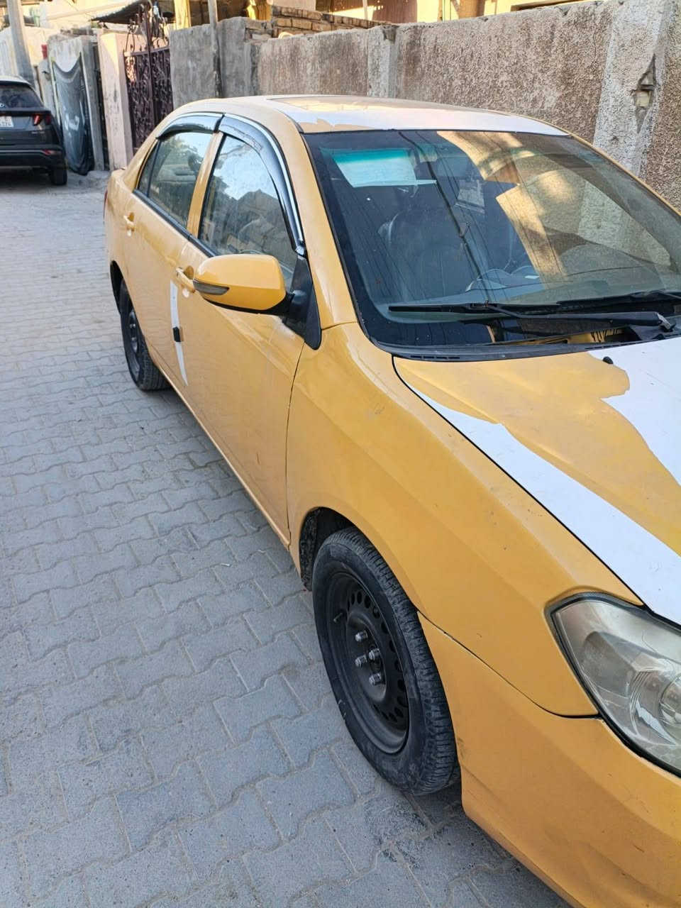 للبيع BYD G3 موديل 2013 سيارة بلادي ضربتهة جاملغ خلفي فقط رقم بغداد انكليزي مصفرة هيئة وغرامة بأسمي سنوية لل 2028 هزة جديدة تبريد شغال ثلج تايرات نضيفة باتري جديد صدر امامي، خلفي السيارة فتحة سقف جديد كير محرك خير من الله لاتبخير ولا نضوح كير عادي المرغوب كهربائيات كاملة سيارة خير من الله نواقصهة بسيطة السعر 39 وبيهة مجال مكلف بلنشر للاستفسار من صاحبهة *********** مكان السيارة بغداد الشعلة
