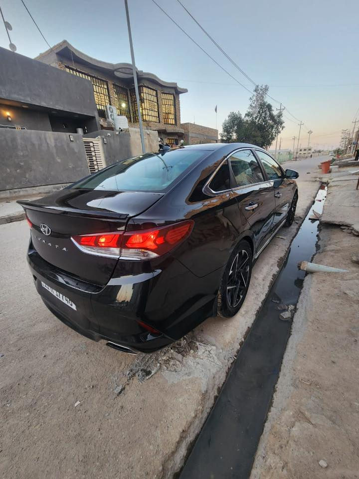 سلام عليكم 
—————السعر 115———
هيونداي سوناتا 2018 ارخص سوناتا بالسوك كله
السياره نظيفه جدأ
حادثها جاملغ وبنيد بدون دواخل فقط 

السياره كير مكينه كفاله عامه 
منظومه زنون كامل
صدر امامي خلفي وتايرات بل جيس شرط
رقم بغداد
حجم المكينه 2400مكفوله
سايد بريك بالرجل
تحديد مسار 
كروز سرعة
نضام ترحيب عند الاقتراب 
بصمه + بصمه ابواب 
ويل كب بلادي 
تخم تاير جديد + صدر جديد
جي بي اس 
مري جانبيه قلابه عند الرجوع
كامره دواره خلفيه 
رادارات جانبيه وخلفية واماميه 
ايقاف ذاتي 
لد دعاميه امامي
لدات خلفيه 
نظام انفكيشن 
اشاره مري جانبيه
سماعات انفنتي 
دمام خلفي بلادي
تبريد بيانو قطعتين
كير اوتو + عادي
تحكم ستيرن جهتين 
مثبت سرعة cruise control 
سستم نيكل بلاد
دوسات نيكل SONATA بلاد
لايت عدسه بلادي

بكلايت خلفي شمعة بلادي
لدات اناره داخليه+يدات الابواب لد ترحيب
صندوق ذكي عند الاقتراب
ثلاث انظمه قياده  Eco + Normal + sport 
دركه خياط 
شاشه اظهار وتنبيه الاعطال 
بلوتوث + 3 مخارج USB 
مرأة تعتيم
نطام مانع انزلاق Abs+ اضائه الاناره داخليه تحكم  
اخوان السياره جديده
مكاني الناصرية
الاستفسار ع الرقم ***********

