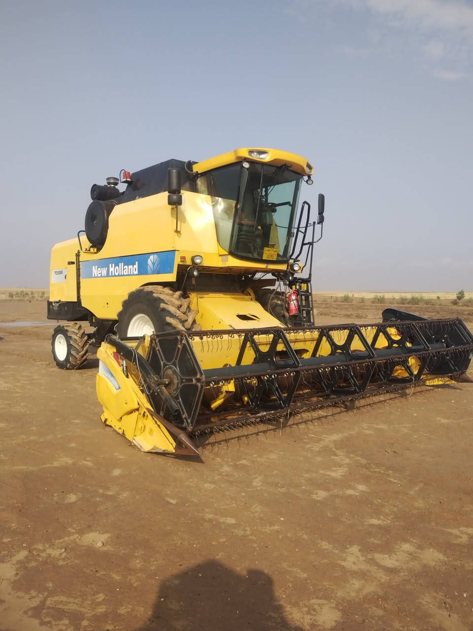 لبيع حاصده 5080 موديل 2011 فول مواصفات 
 طبله 20 عربانه وراها طخم تايرات جديد 
تشقيل تريشر جوكات جاهزه عل عمل 
***********
